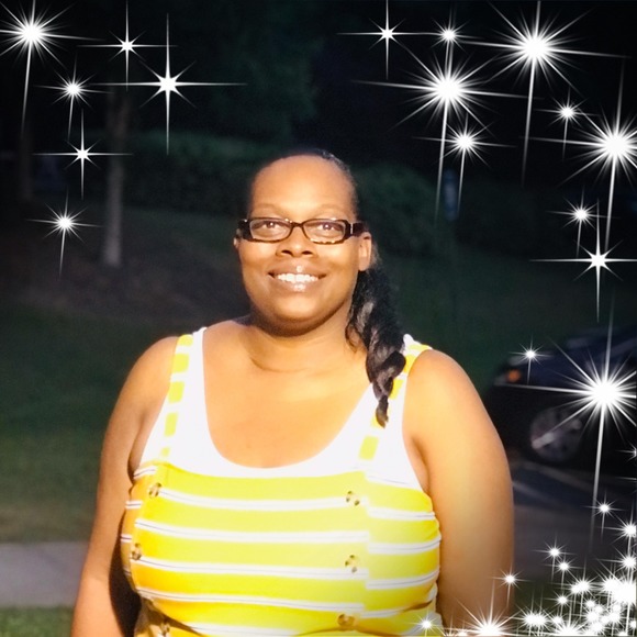 Meet your Posher, Cassandra - Picture 1 of 1